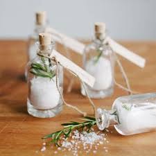 Des Idees De Cadeaux De Mariage A Faire Soi Meme Idee Cadeau Mariage Cadeau Mariage Cadeau Invite Mariage