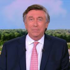 À partir de 1975, la présentation du journal de 13 heures est confiée à yves mourousi, qui y restera pendant 13 ans. Jacques Legros Va T Il Remplacer Jean Pierre Pernaut Il Repond Femme Actuelle Le Mag