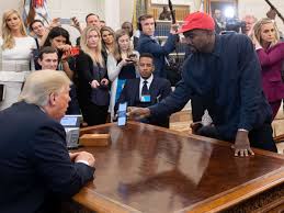 Kanye west was involved in a pretty horrifying car accident in california way back in 2002 and he got badly hurt. Kanye West Als Wahlhelfer Dass Trumps Leute Den Rapper Unterstutzen Hat Grunde Politik