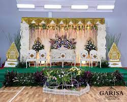 Contoh dekorasi pelaminan di halaman rumah undangan terbaru. Dekorasi Pelaminan Sederhana Di Rumah Sempit Garisa Wedding Organizer