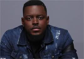 Zik fm est la radio urbaine de proximité la plus écoutée au sénégal. Le Rappeur Keblack En Concert Sur La Plage De Trouville Sur Mer Le Pays D Auge