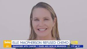 Elle Macpherson refused chemo for breast cancer