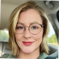 Jennifer Hout's Instagram, Twitter & Facebook