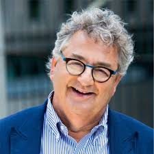 Il y a 15 ans, j'étais assermenté pour la première fois à titre de maire de  la Ville de Victoriaville Ouf, tellement de chemins parcourus depuis ce  temps, de cheveux blancs qui