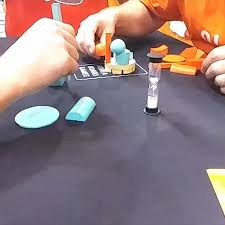 Pile Up Rush Ein Schnelles Kompetitives Geschicklichkeitsspiel Kurzweilig Unterhaltsam Spiel17 Essen Convenience Store Products Convenience Store Pill