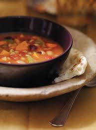 Soupe Repas Aux Legumineuses Et Au Curcuma Ricardo Recipe Ricardo Recipe Recipes One Pot Meals