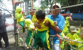 Alas prambon outbound edukasi berada di daerah prambon sering dibuat outbound,petik buah, sayur, persami/ldks anak tk alas prambon kabupaten sidoarjo, jawa timur jika anda sedang mencari tempat outbound dan perkemahan, alas prambon. Alas Prambon Outbound Sidoarjo 0857 3253 4222 Alas Outbound Prambon Sidoarjo Surabaya Game Edukasi