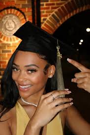 sydney lawrence (@sydneyyyll)