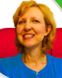 Deanna Houck's Instagram, Twitter & Facebook