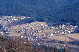 Casa adela se afla pe dn 1 la 10 minute(mers pe jos) de gara busteni si va ofera un spatiu de cazare cu 3 camere (10 locuri) , living si bucatrie. Despre Busteni Romania Prezentare Imagini Informatii Turistice Si Detalii Despre Statiunea Busteni