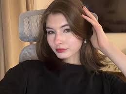 Kim Belmonte's Instagram, Twitter & Facebook