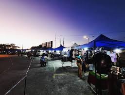 Disini kamu bisa temukan aneka makanan dan minuman tradisional serta suasana dan hiburan rakjat tempo doeloe. Pasar Malam Megah Home Facebook