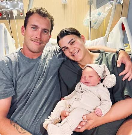 Congratulations to Chris & Anna Keunen on the arrival of their son, Xavier William Keunen who was born on Saturday morning. Both Anna & Xavier are going great. Welcome to the Falcons