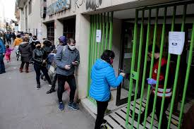 La mañana de este jueves chile comenzó a vivir un proceso histórico con el retiro del 10% de las afp. Mas De 160 Personas Recurren A La Justicia Contra Afp Modelo Por No Pagar A Tiempo El 10 La Tercera