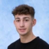 600+ perfiles de «♛albert»