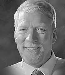 Erin Eslinger's Instagram, Twitter & Facebook