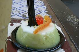 Memoria di sant'agata, vergine e martire, che a catania, ancora fanciulla, nell'imperversare della persecuzione conservò nel martirio illibato il corpo e sant'agata è la patrona di catania, nei giorni dal 3 al 6 febbraio i catanesi indossano un tradizionale abito bianco composto da camici e guanti bianchi. This Is A Cassatella Di Sant Agata Which Is A Mini Cake Made With Marzipan Cream And Different Fruit S And Tastes Great Picture Of Cannoli Co Sicily Tripadvisor