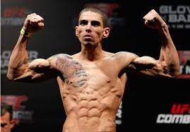 Lucas 'mineiro', de 32 anos, atuou pelo ufc no período entre 2013 e 2016 e, em sua carreira, possui 20 vitórias, sendo 12 por nocaute, e cinco derrotas. Lucas Mineiro Renova Com O Ufc E Quer Voltar A Luta Ainda Em 2013 Super Lutas