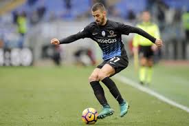 Leonardo spinazzola è nato a foligno il 25 marzo 1993 e il calcio è sempre stata la sua nel 2010 viene infatti acquistato dalla juventus, dove con il settore giovanile rimane un biennio e vince il. Chi E Spinazzola L Esterno Atipico Dell Atalanta Che Vuole Solo La Juve