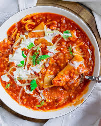 Vegane Lasagnesuppe Vegetarisch Veggie Mit Roten Linsen In 2020 Rezepte Lasagne Suppe Vegane Rezepte