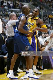 Kobe bryant and michael jordan played against each other a total of 8 times in the nba, four when mj was still with the chicago bulls and another four when his airness played for the washington wizards. Kobe Bryant Michael Jordan S Best Head To Head Matchups Nice Kicks