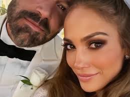 Jennifer Lopez se casa en secreto en Las Vegas: así fueron sus dos vestidos  de novia