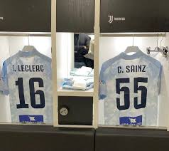 Sei una donna, non puoi stare seduta qui. Mfxc7mymlqyxem