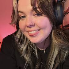 Am I high or is this air conditioner unit stargazing with her legs out the  window right now