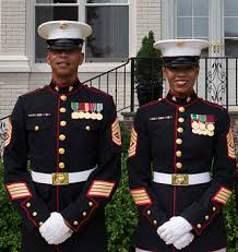 The Proposed New Uniform Has A Dress Blue Coat Similar To The Male Uniform With The Traditional H Marine Corps Dress Blues Marines Dress Blues Female Marines