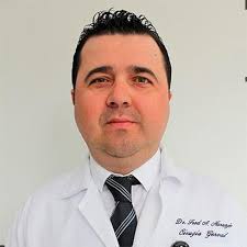 Médico cirujano chocó con poste y murió: investigan varias hipótesis