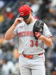 【ＭＬＢ】レッズが４者連続押し出し含め７連続四球の怪記録 防御率２２・５０の捕手よりひどい制球難（東スポWEB）