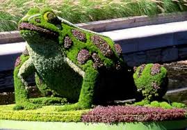 10 Amazing Animal Bush Sculptures Topiary Green Art Amazing Gardens