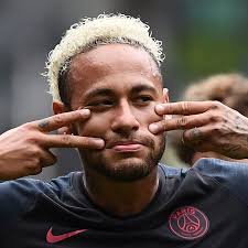 Real Madrid 'ready to offer €100m and three players to sign Neymar'