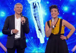 Accompagnés par un orchestre, les candidats chantent en karaoké. N Oubliez Pas Les Paroles L Emission De Nagui Recrute Des Candidats En Bretagne Le Penthievre