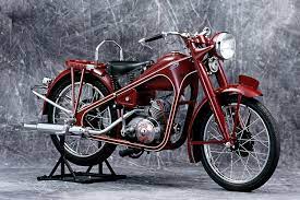 Kecelakaan antara sepeda motor dengan krl yang terjadi di daerah pangadegan, pancoran jakrta selatan pada hari ini (jumat, 25 januari 2019) pada pagi hari. Honda Yamaha Suzuki Dan Kawasaki Siapa Yang Paling Tua Otosia Com