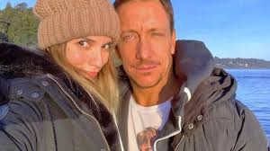 Nicolasvazquez visitó a #jeymammon en #losmammones ¿sabías que nico es un gran contador de. U 5twdkfexdikm