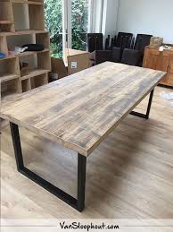 prachtige oude grenen balken afkomstig uit oude boerderij hoe robuust en karakteristiek wil je je tafel hebben en dat hel thuis rustieke eettafel woonideeen