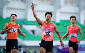 Born in zhongshan, china on aug. Su Bingtian Ran For Another 10 Seconds His Wife Has A Proud Body And A Handsome Face And His Son Is Cute And Cute Inews