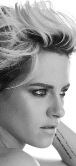 Download and use 30,000+ desktop wallpaper aesthetic stock photos for free. Wallpaper Kristen Stewart Eiffel Tower 1080x2340 Download Hd Wallpaper Wallpapertip