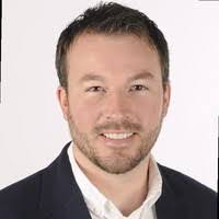 Kelly Brink's Instagram, Twitter & Facebook