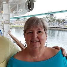 Carolyn Hoke's Instagram, Twitter & Facebook