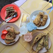 Sotong goreng ini perlu digunting terutamanya ketika masih panas kepada potongan yang lebih kecil untuk memudahkan kita makan. Photos At Warung Sotong Celup Tepung Pok Nong Seafood Restaurant
