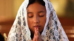 Volunteers craft inspiring banners for church in Charlotte