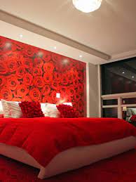 Красные обои в интерьере: стильные решения дизайна в оформлении стен  гостиной, спальни, кухни. ТОП-150 фото самых интересных идей декора