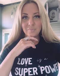 Lisa Moen (@lisamoenmusic) • Instagram photos and videos