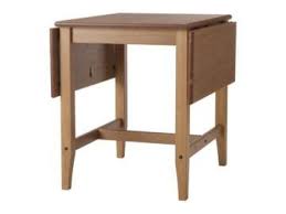 El precio de esta mesa de ikea es tan atractivo (alrededor de 10€ su versión cuadrada y 20€ la rectangular nos fascina esta versión de la lack que hace la propia ikea y que rinde homenaje a la mesa un banco perfecto para la zona de office de la cocina. Como Hacer Una Mesa Plegable Mesa Plegable Hacer Mesa Mesa Para Cocina Pequena
