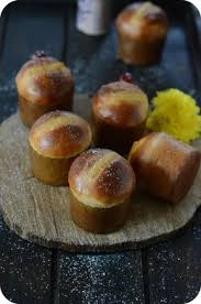 Le Panettone Est Une Grosse Brioche Fourree De Raisins Secs Et D Ecorces De Fruits Confits C Est Le Gateau Tradit Recette Recette Dessert Gateaux Et Desserts