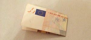 Geldscheine falten herz origami geldgeschenk zur hochzeit stern aus zwei geldscheinen falten o. Geldschein Als Geschenk Zu Einem Herz Falten