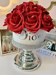 Inspired Dior Rose Box In 2020 Hat Box Flowers Flowers For You Glam Decor