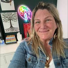 Maureen Gerber's Instagram, Twitter & Facebook